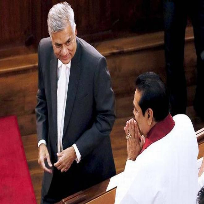 mahinda-and-namal-congratulate-ranil-wickremesinghe