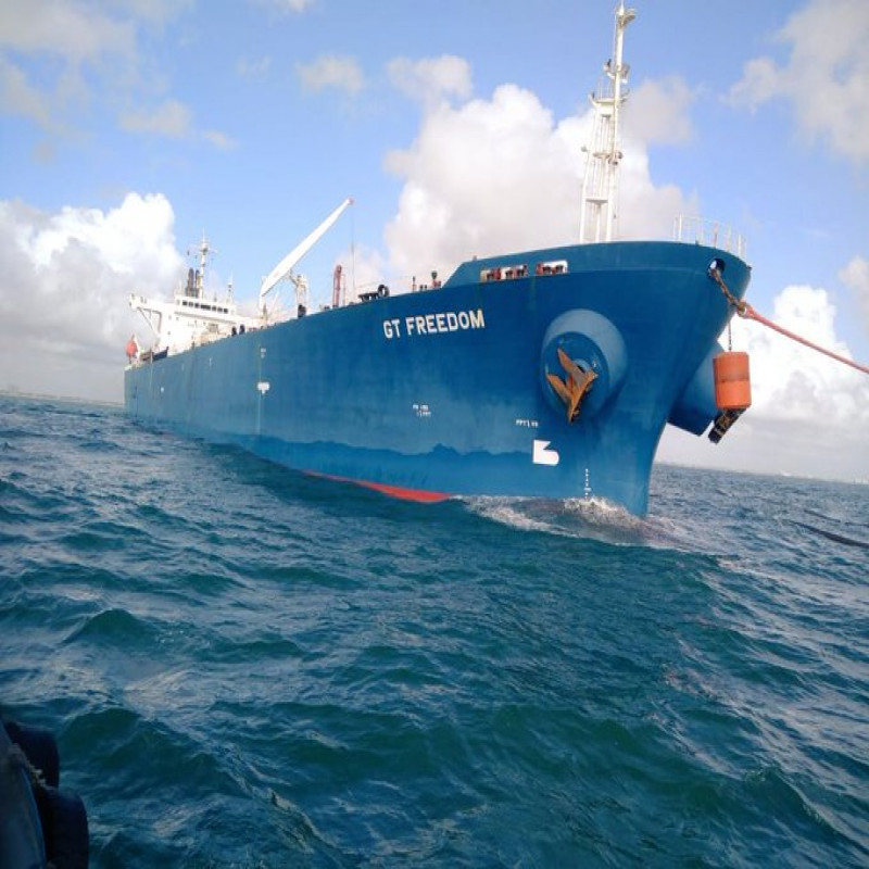 metric-ton-petrol-ship-arrives-in-colombo