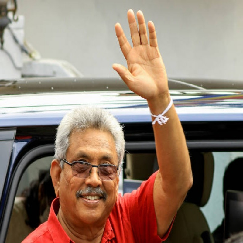 gotabaya-escaped-through-the-tunnel-with-the-four-bags-found-in-his-hand