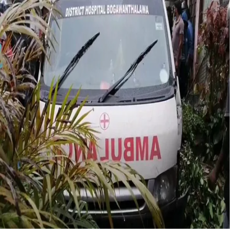 ambulance-collides-with-three-three-wheelers-in-hatton-three-injured