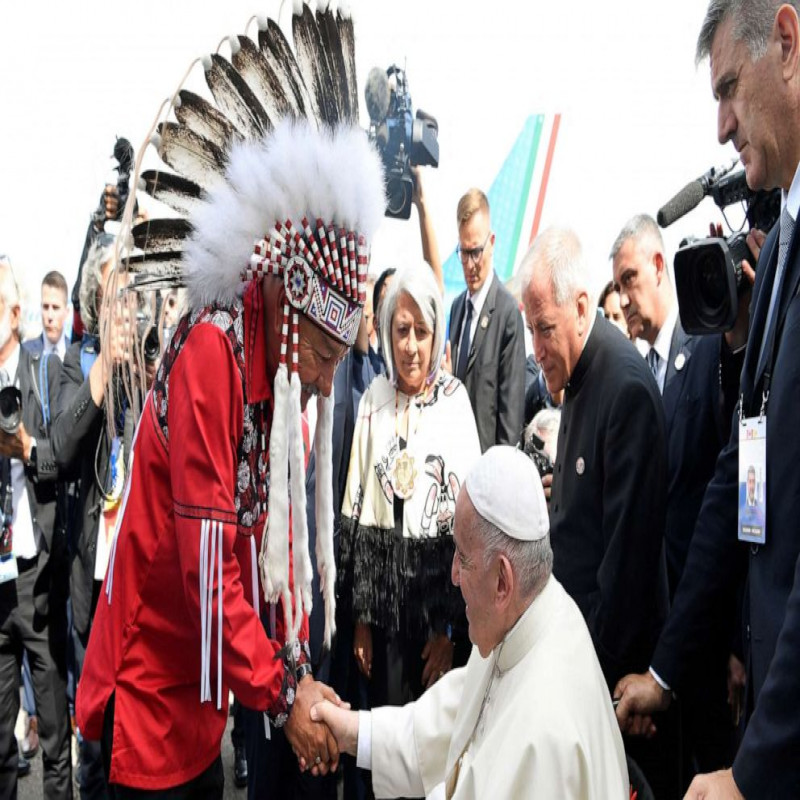 pope-francis-apologizes-for-harassment-of-canadian-aboriginal-students