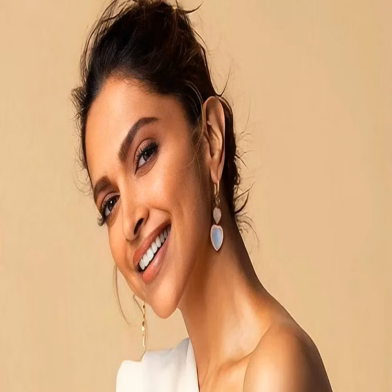 sudden-illness-deepika-padukone-admitted-to-hospital