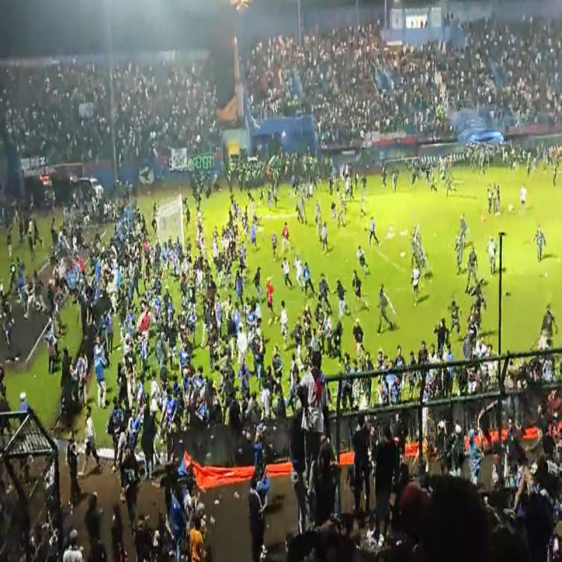 127-killed-in-football-match-clash-in-indonesia-including-police
