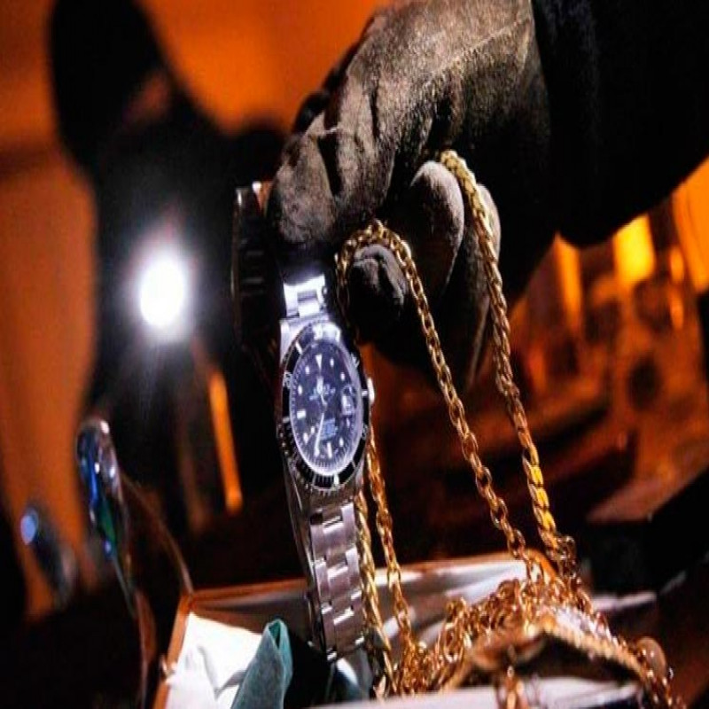 15-gold-pound-jewelery-theft-in-vallipura-alwar-festival