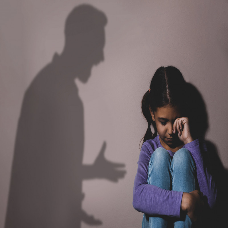 father-arrested-for-raping-his-7-year-old-daughter-by-showing-pornographic-video