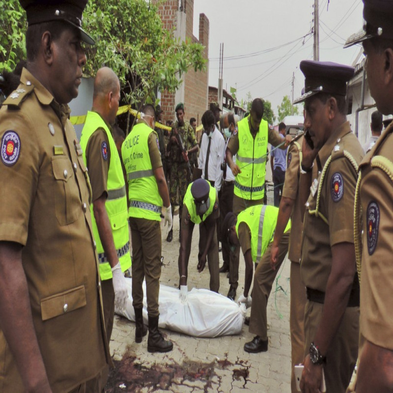 rescue-of-dead-body-of-old-man-from-well-in-jaffna