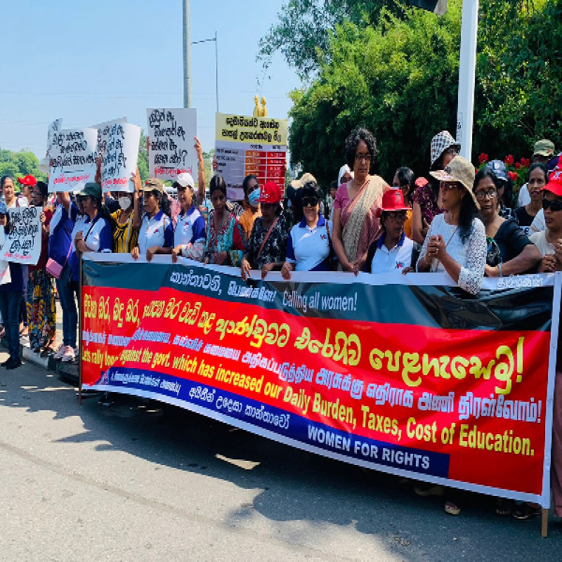 tension-in-colombo---demonstrators-storm-parliament