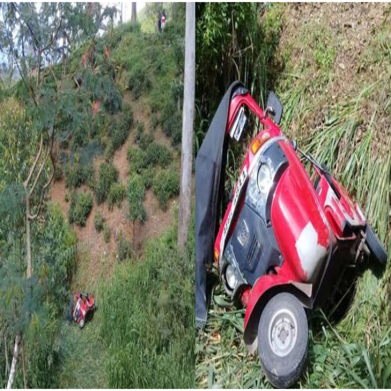 a-three-wheeler-fell-into-a-25-foot-ditch-on-nuwara-eliya-road