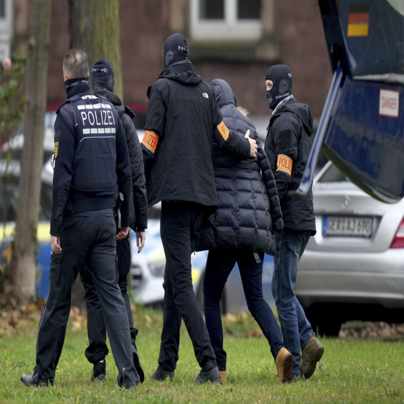 25-people-arrested-in-germany-on-suspicion-of-plotting-to-overthrow-the-government