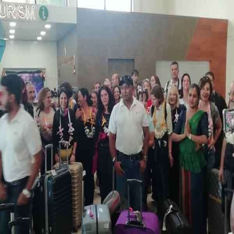 tourists-flocked-to-katunayaka-for-the-first-time-from-a-foreign-country