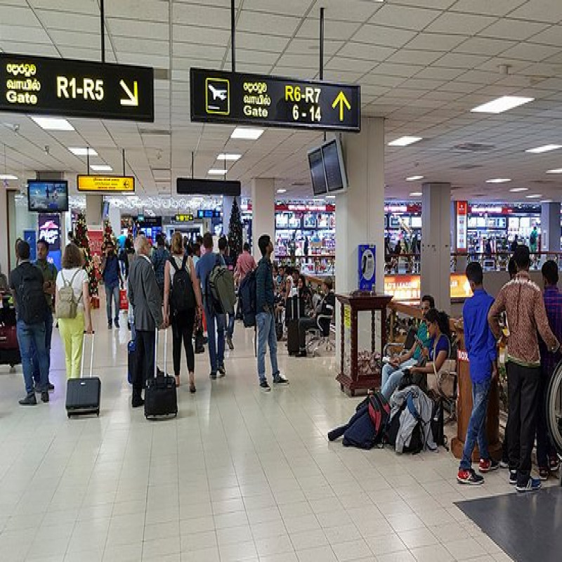 the-russian-couple-created-a-stir-at-the-katunayake-airport