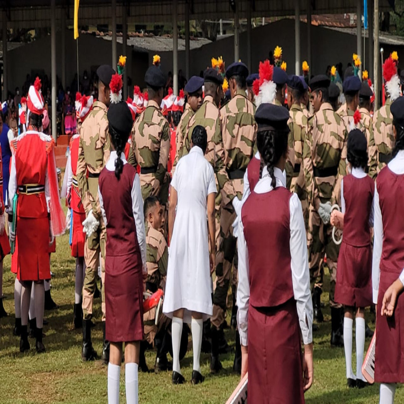 students-fainted-at-the-independence-day-rally!-disgraceful-actions-of-state-ministers-and-government-officials