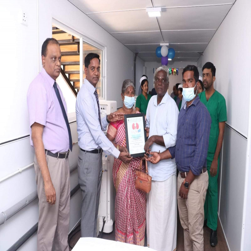 parents-donate-son's-kidney-to-another---jaffna-honor-in-the-hospital!