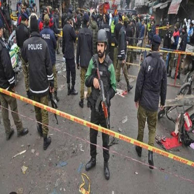 pakistan-police-headquarters-attack-by-terrorists