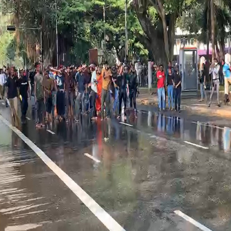 tension-in-colombo..!-water-cannons-used-on-protesters