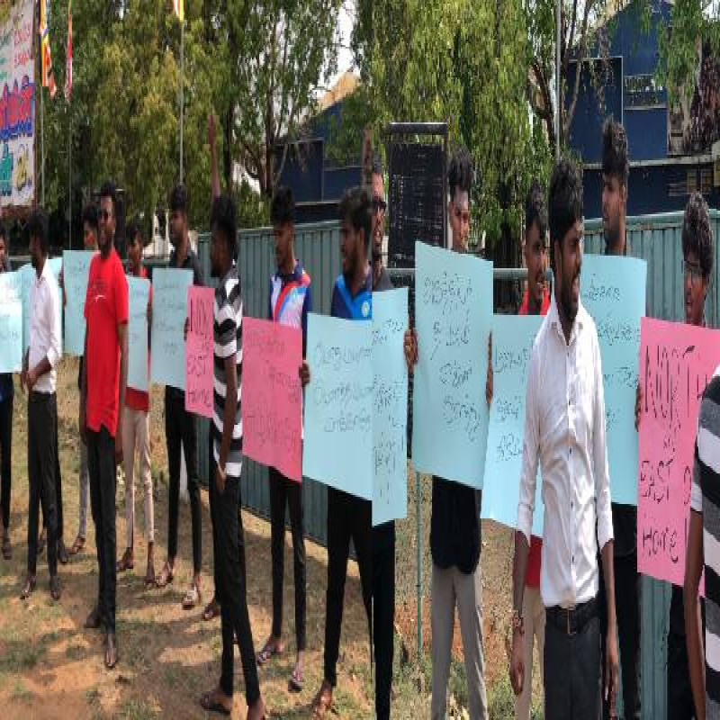 buddha-statue-consecrated-by-thai-buddhist-monks---protest-in-trincomalee!