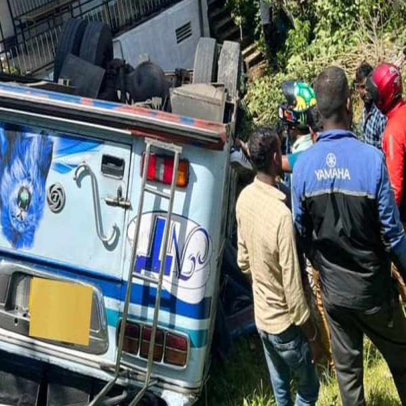 bus-topples-injuring-15-passengers-in-demodara