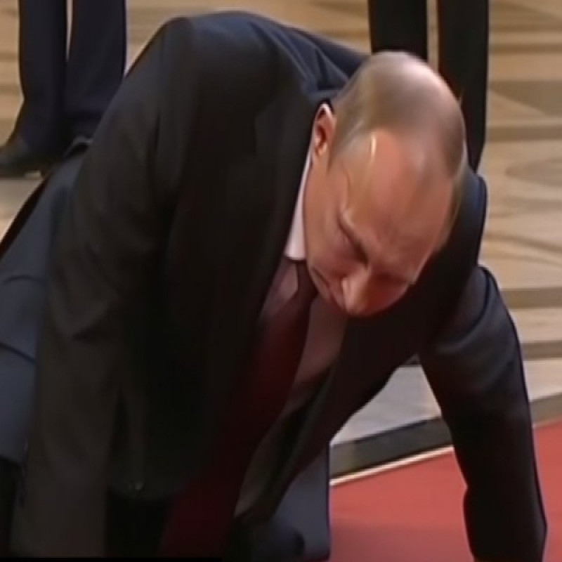 russian-president-as-suffers-cardiac-attack