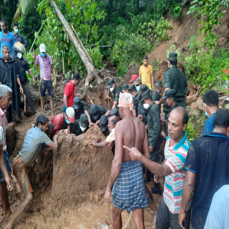 balangoda-landslide-search-for-missing-persons