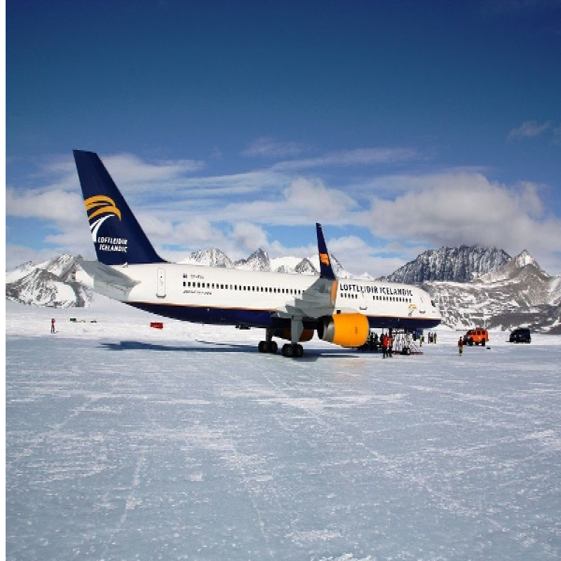 first-passenger-plane-to-land-in-antarctica