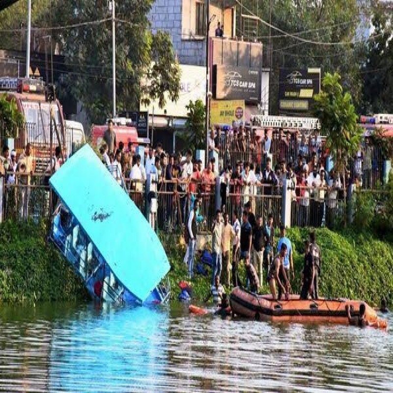gujarat-14-student-two-teachers-dead-boat-capsizes