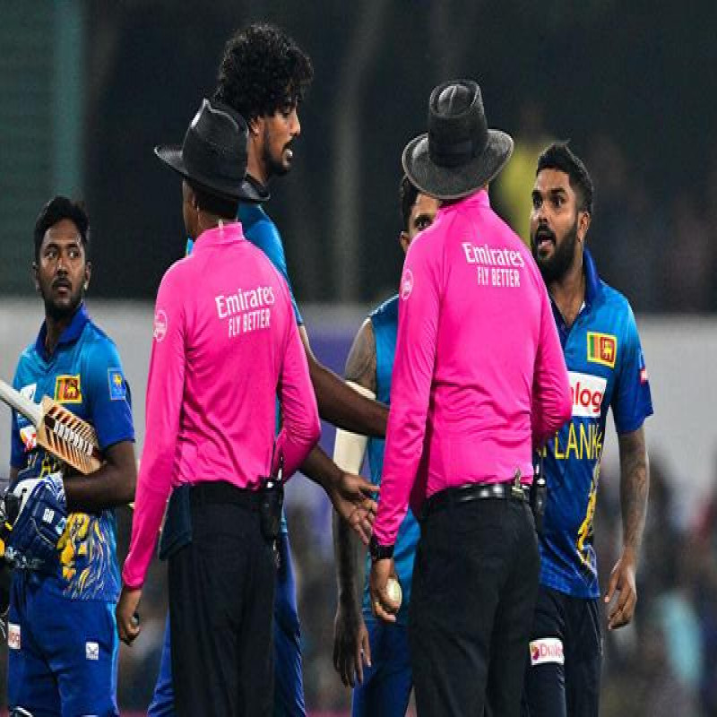 umpire-unqualified:-vanindu-hasaranga-criticized