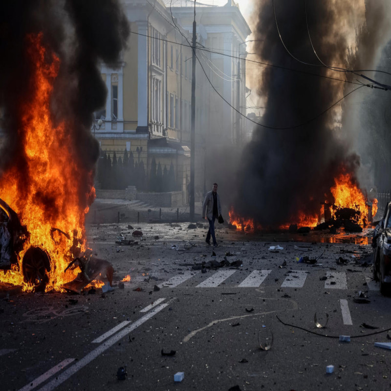 destabilizing-ukraine:-russia-strikes-power-infrastructure