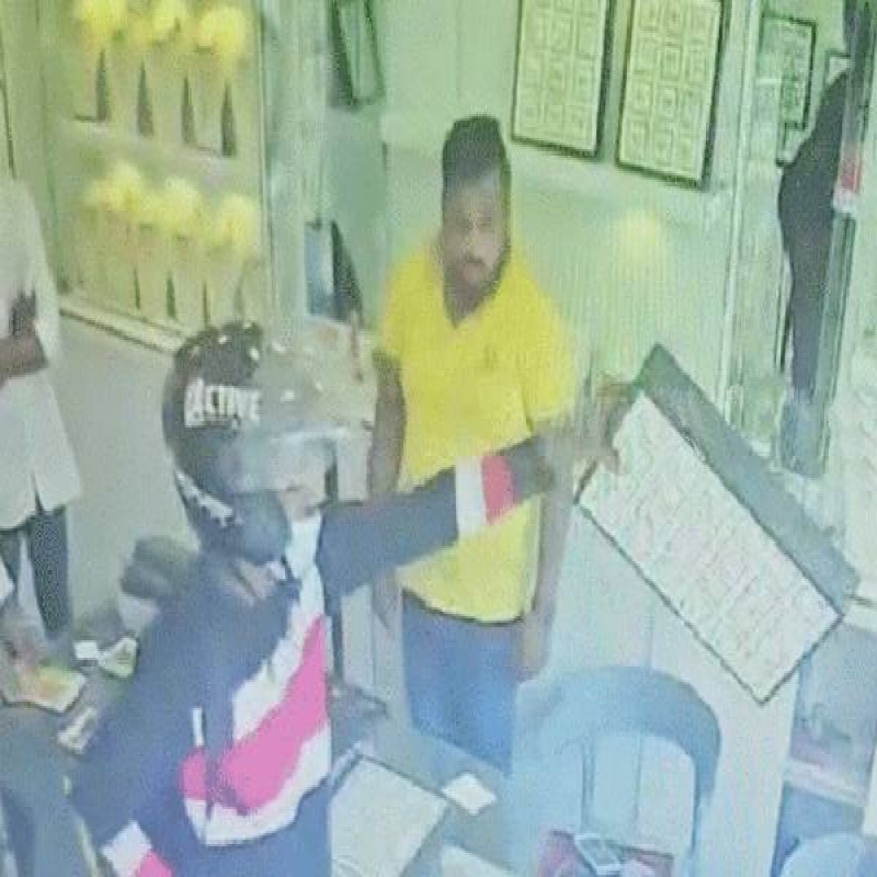 robbery-at-a-jewelery-shop-day-of-akshay-trithiya