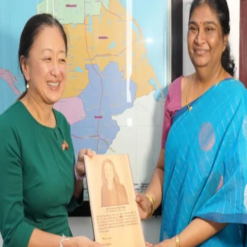 us-ambassador-to-sri-lanka-on-a-visit-to-jaffna