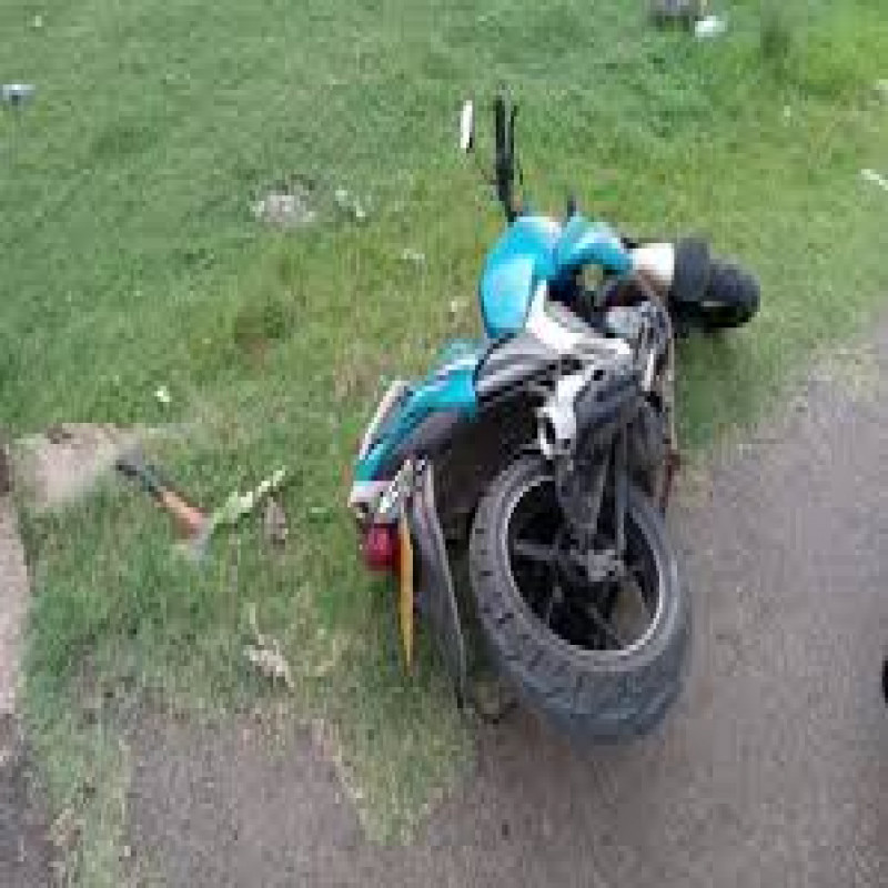 the-gang-who-had-hidden-their-faces-in-the-middle-of-the-road-in-yali---slashed-the-young-man-with-an-ax..!