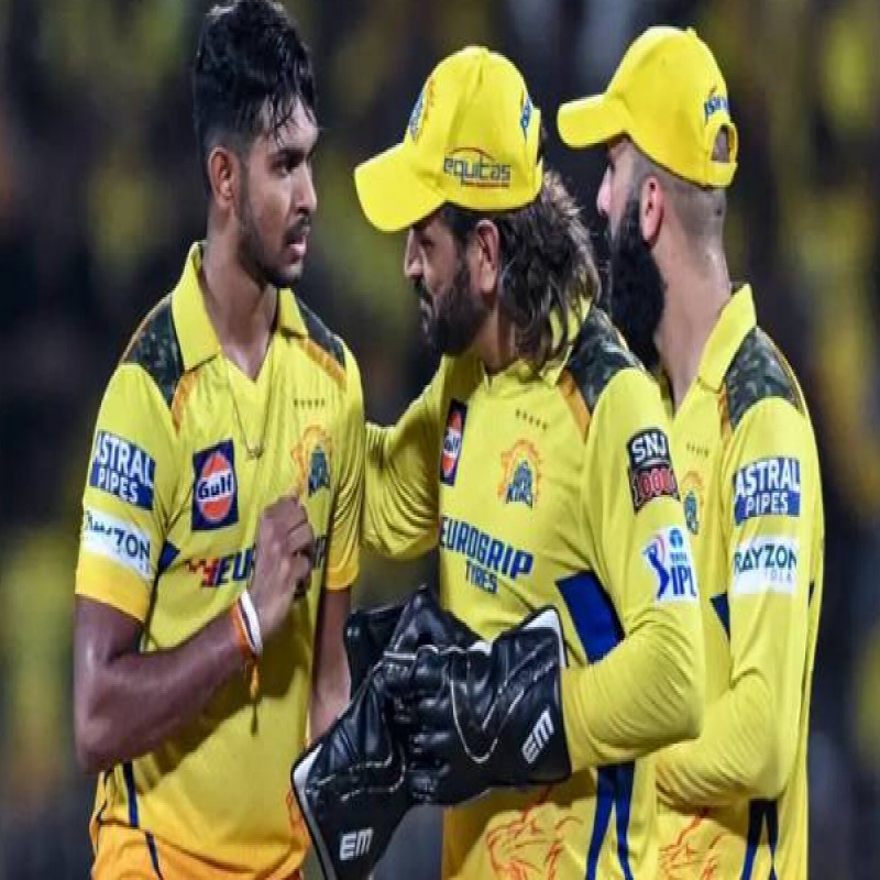 ms-dhoni-breaks-record-in-ipl
