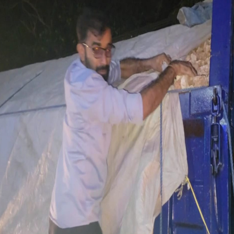 jaffna-businessman-complins-ilankumaran-mp