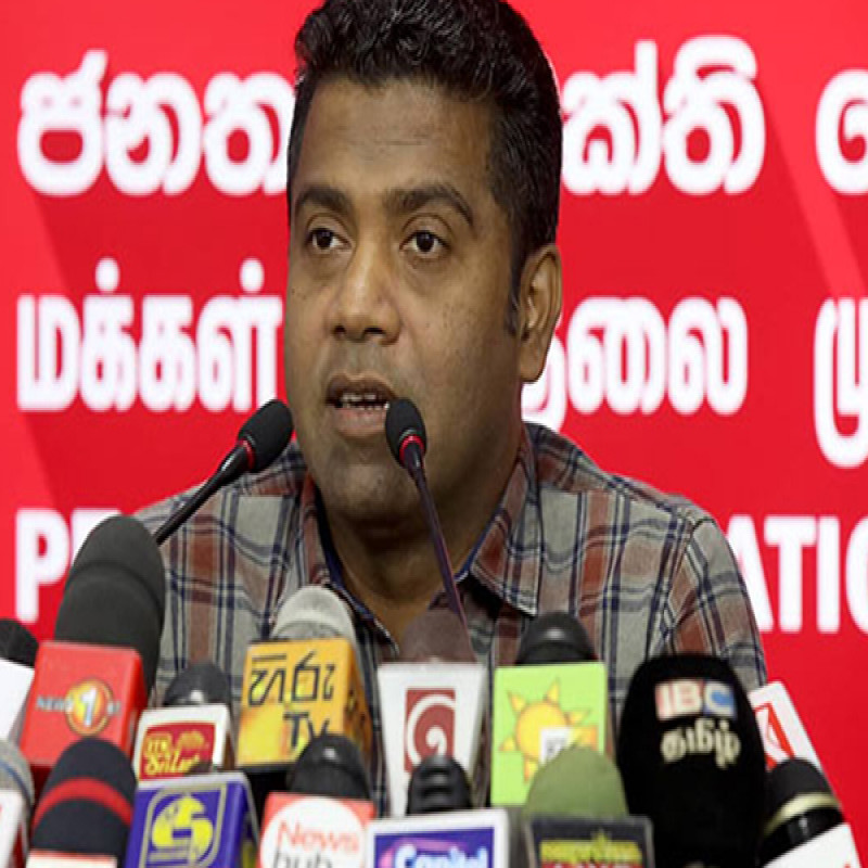 the-debilitated-jayathissa-threatening-the-media