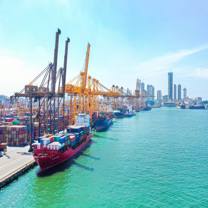 tension-continues-at-colombo-port:-4,000-containers-piled-up