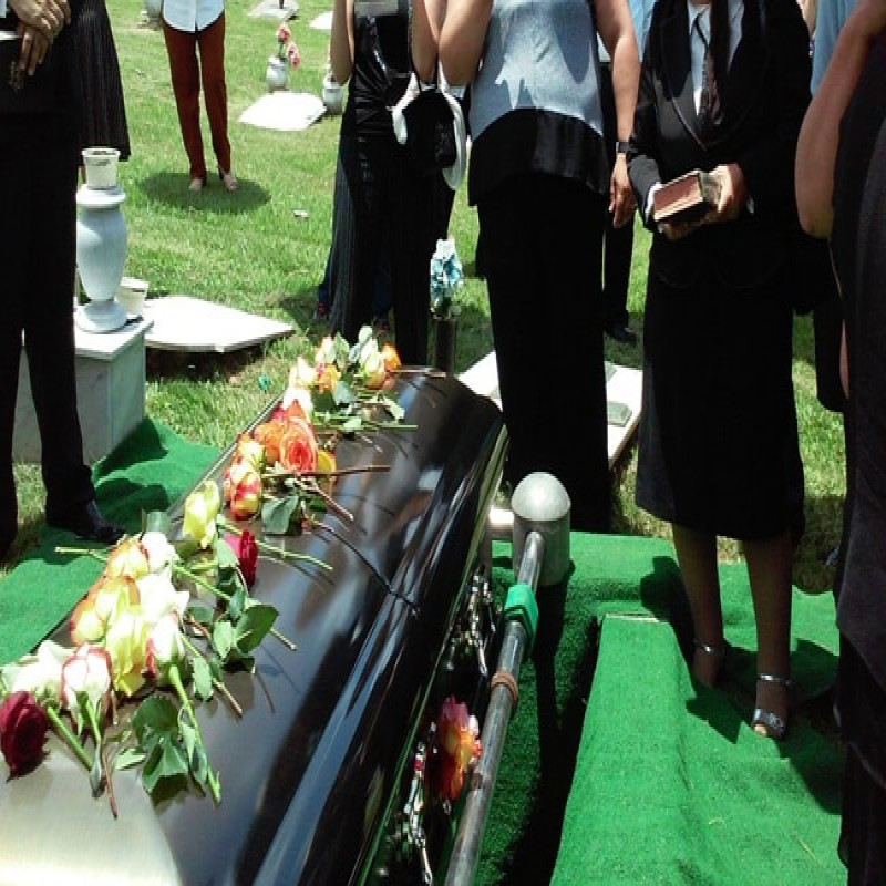 fight-in-funeral-house-4-injured