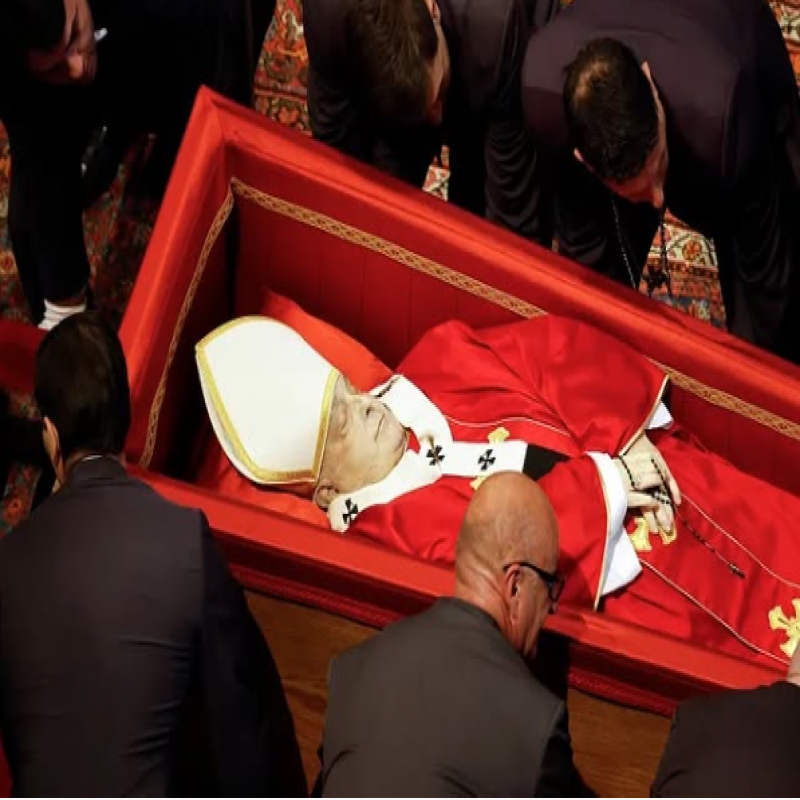 pope-francis-bid-farewell-with-the-prayers-of-millions-of-people