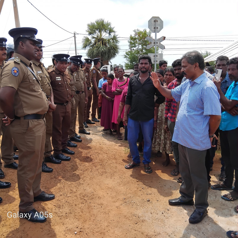 tension-erupted-in-front-of-anaiyaruu-uppalam