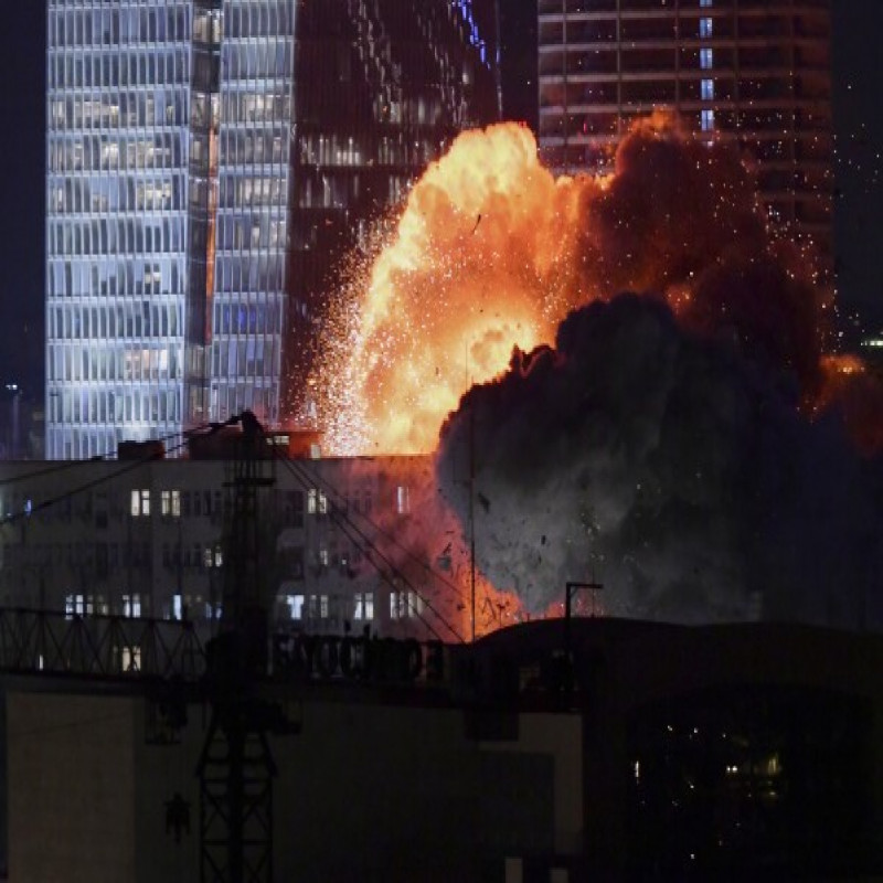 bombs-exploding-in-the-iranian-capital:-israel-strikes
