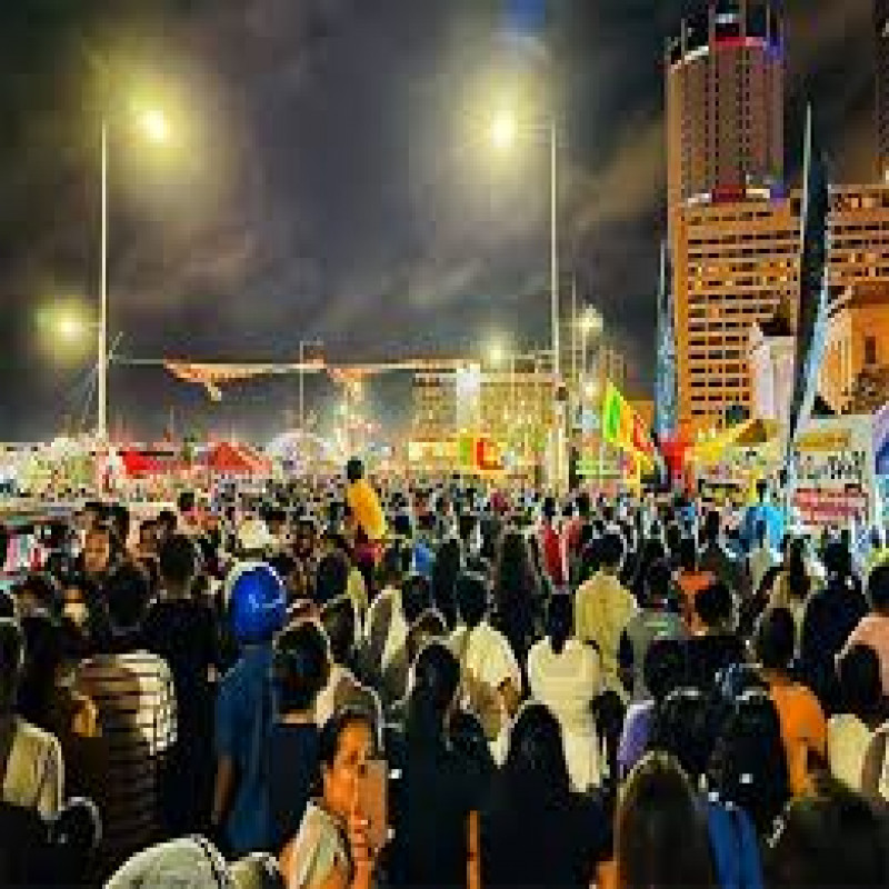 "don't-remove..don't-remove.."---the-state-of-confusion-in-the-colombo-galle-face
