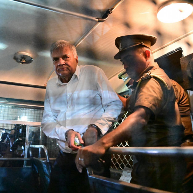 ranil-was-suddenly-admitted-to-the-hospital-with-handcuffs..!-global-sensation,-ranil's-wife-who-came-in-a-wheelchair