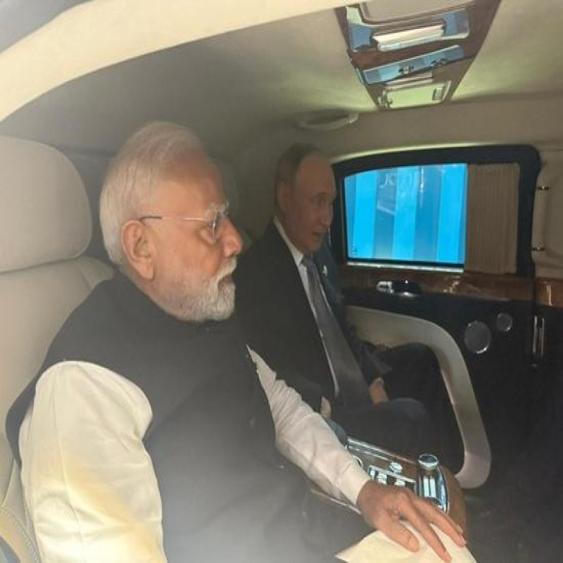 putin-modi-held-a-45-minute-conversation-in-the-car:-trump-is-in-denial
